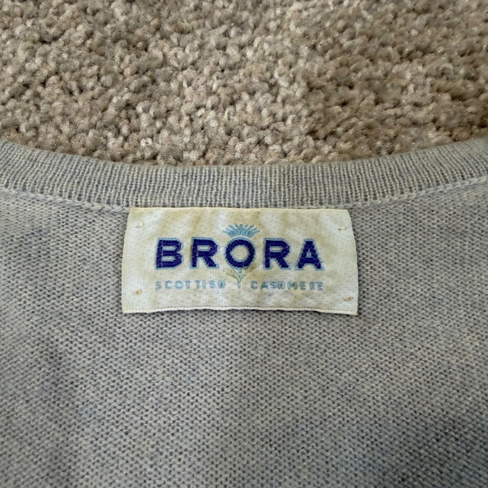 Brora 100% Cashmere‎ V-Neck Sweater Light Blue Made in Scotland Size 38 Pullover - Picture 2 of 7